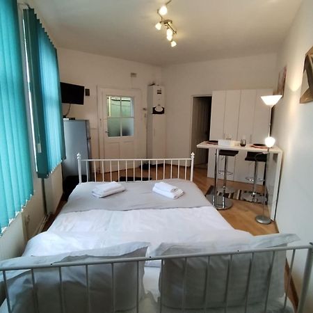 M&A Ana Central Studio Apartment Brasov Bagian luar foto