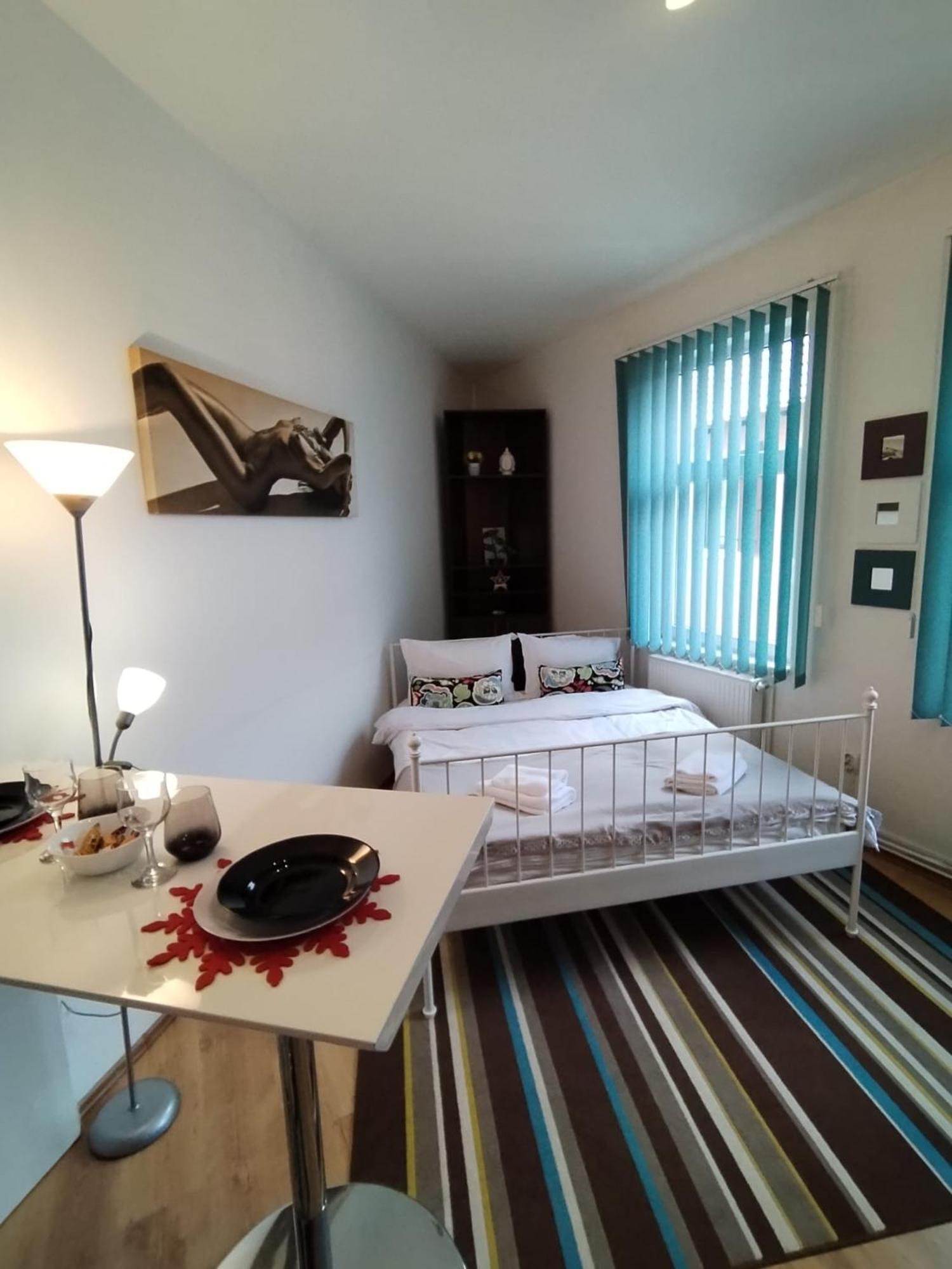M&A Ana Central Studio Apartment Brasov Bagian luar foto